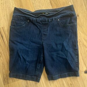 Lee mud-rise Bermuda shorts 16